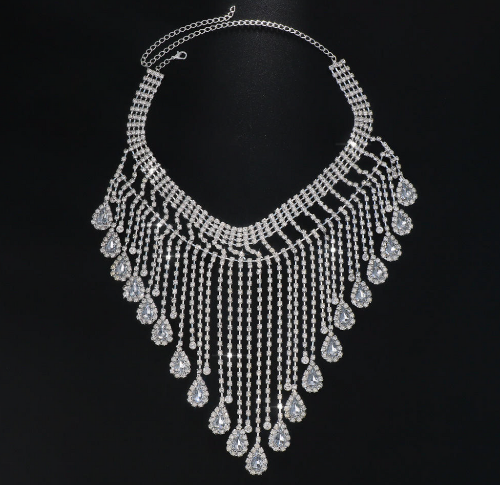 Luxe Rhinestone Tassel Necklace ✨