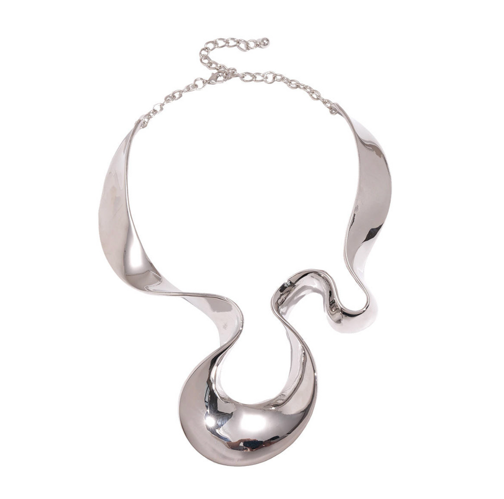 Sculpted Luxe Geometric Choker – Bold Irregular Statement Necklace