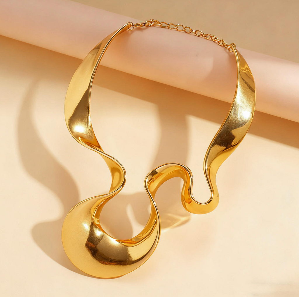 Sculpted Luxe Geometric Choker – Bold Irregular Statement Necklace
