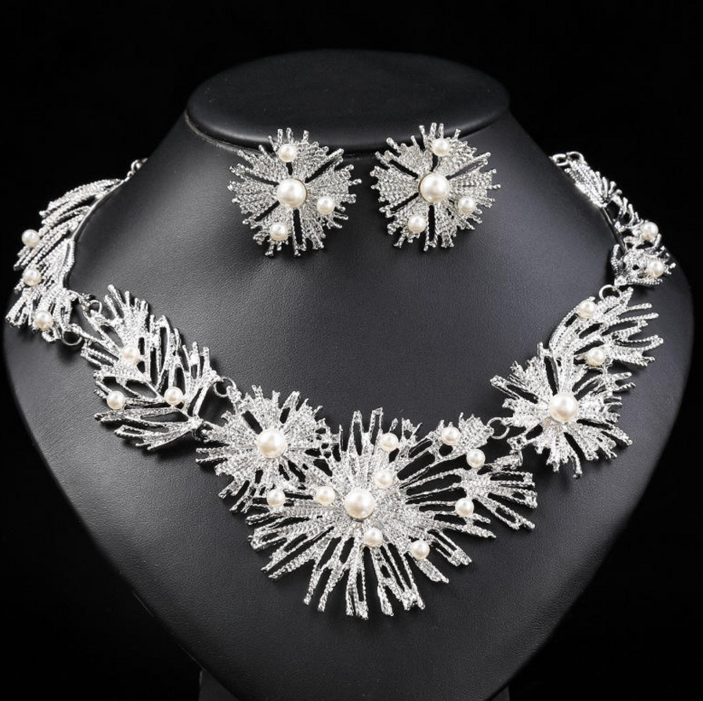 Retro Luxe Geometric Jewelry Set – Timeless Statement Elegance