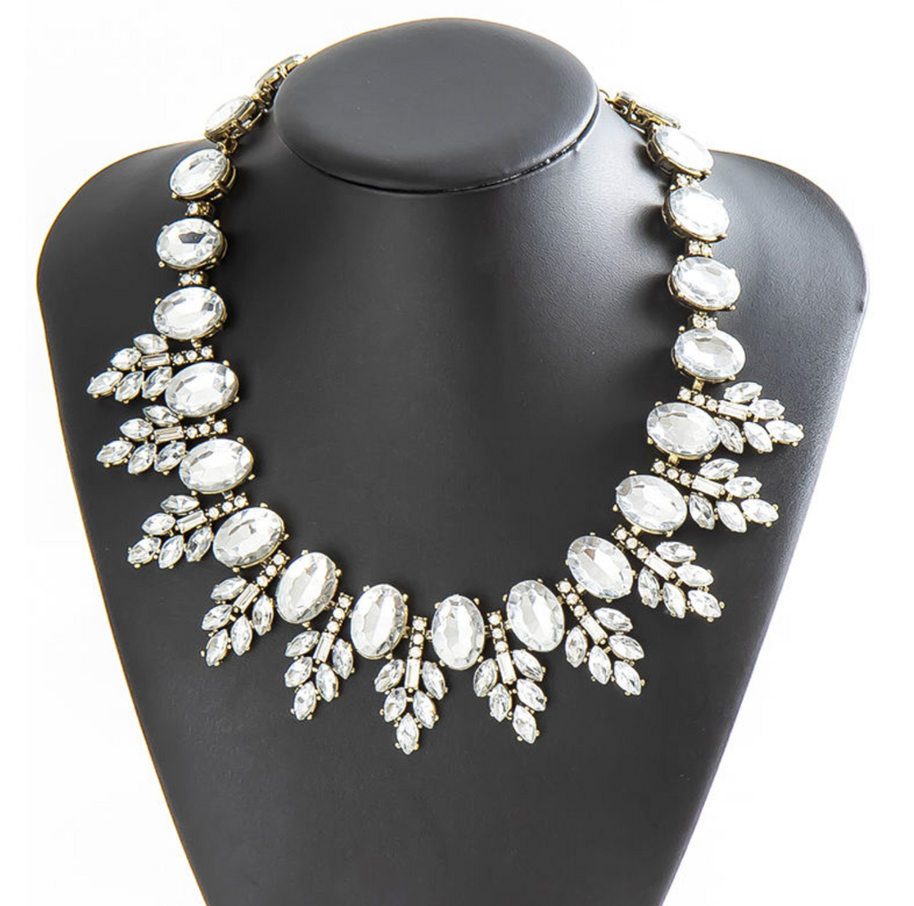 Luxe Gemstone Statement Necklace – Sparkling Elegance for Every Occasion
