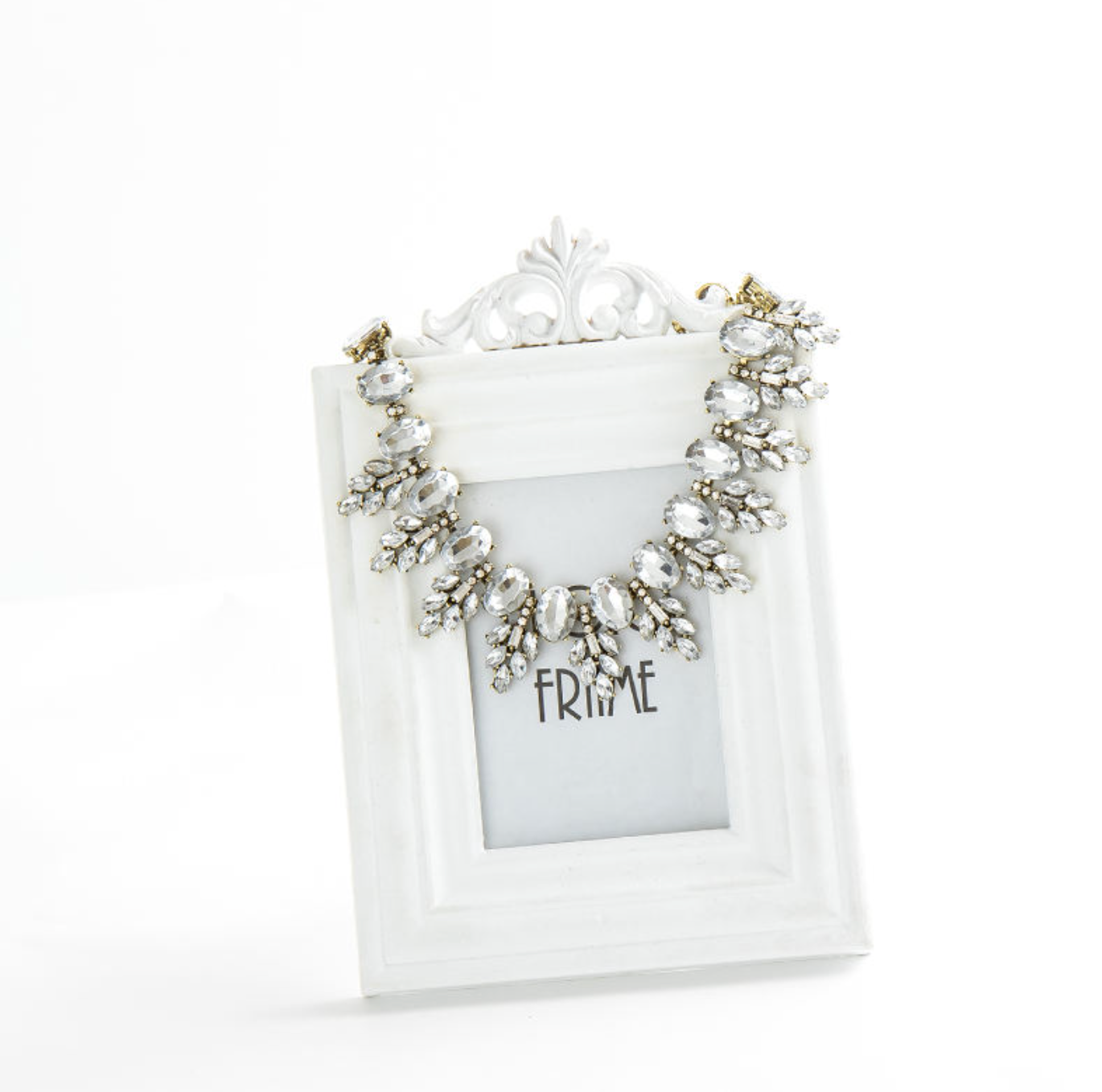 Luxe Gemstone Statement Necklace – Sparkling Elegance for Every Occasion